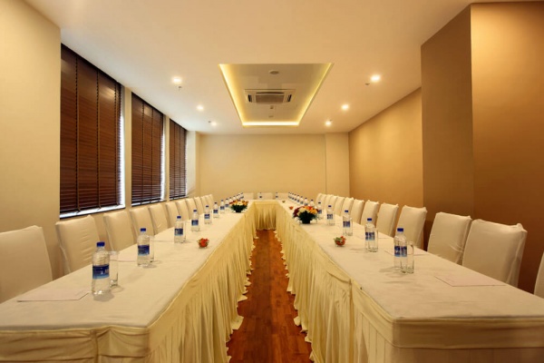 Starlit Suites Cochin - Banquet Room 1