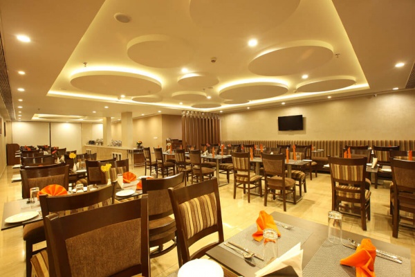 Starlit Suites Cochin - Restaurant